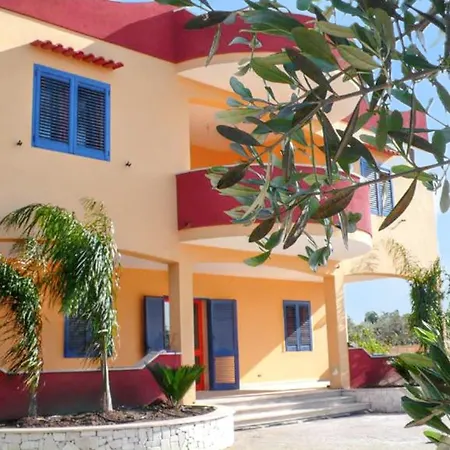 Charming House In + Terrace 펜션